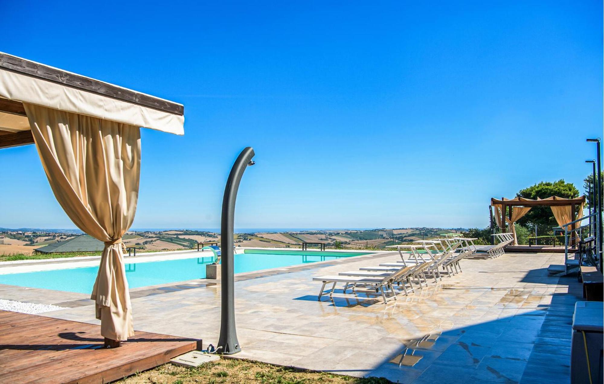 Awesome Home In Terre Roveresche With Wifi La Figurina Εξωτερικό φωτογραφία