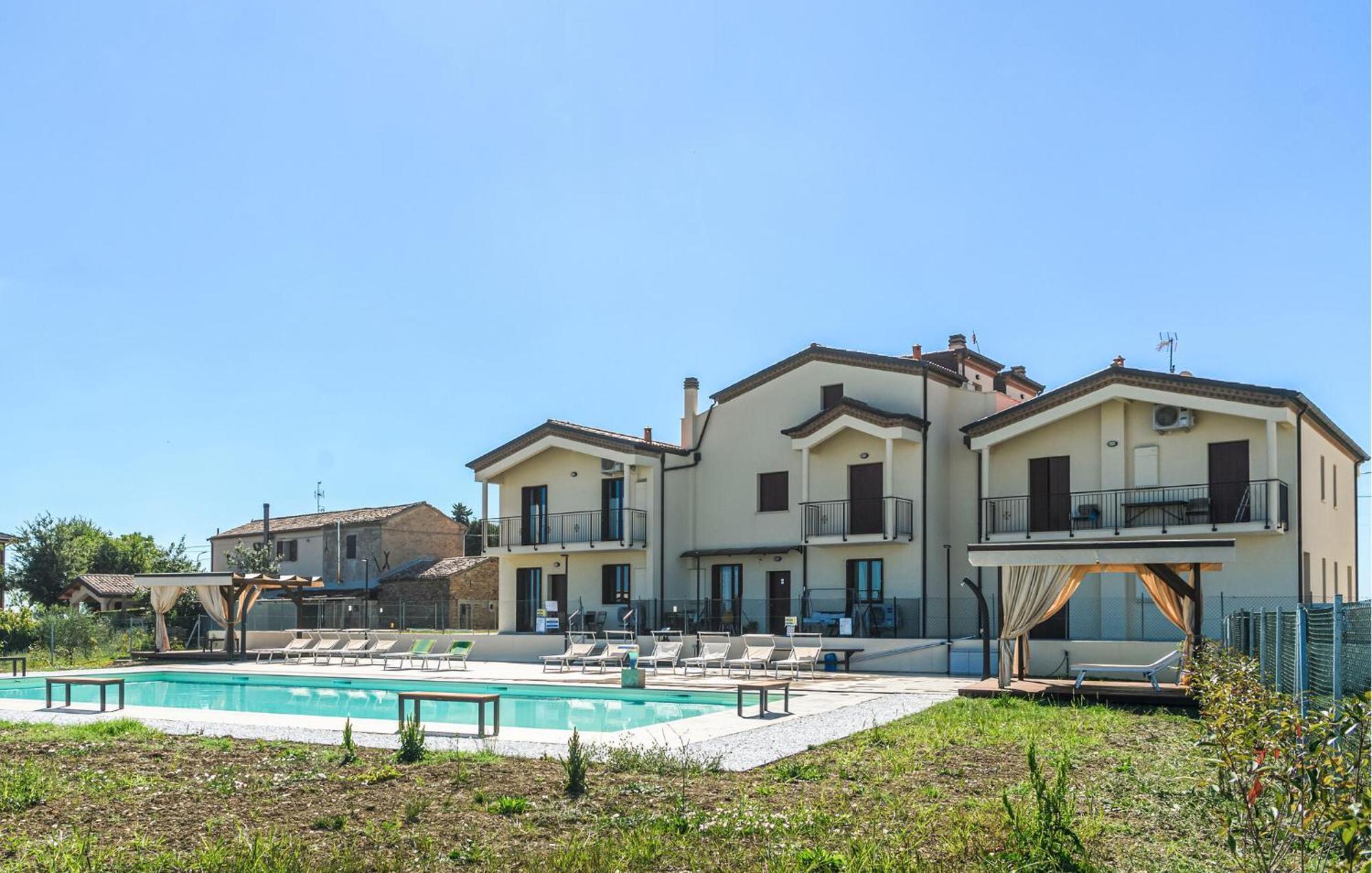 Awesome Home In Terre Roveresche With Wifi La Figurina Εξωτερικό φωτογραφία
